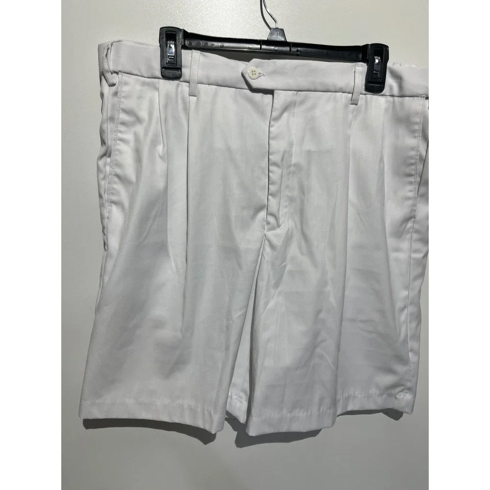 Bocaccio Golf Mens White Pleated Performance Shorts Classic Fit size 34
